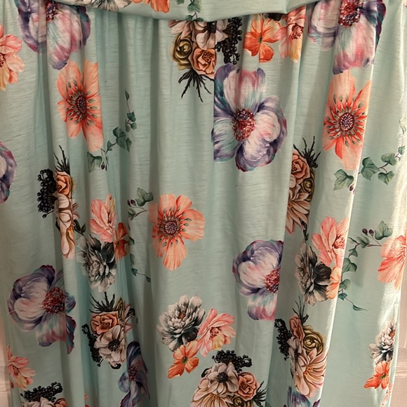 Floral Dress with Pockets - Picture 2 of 8